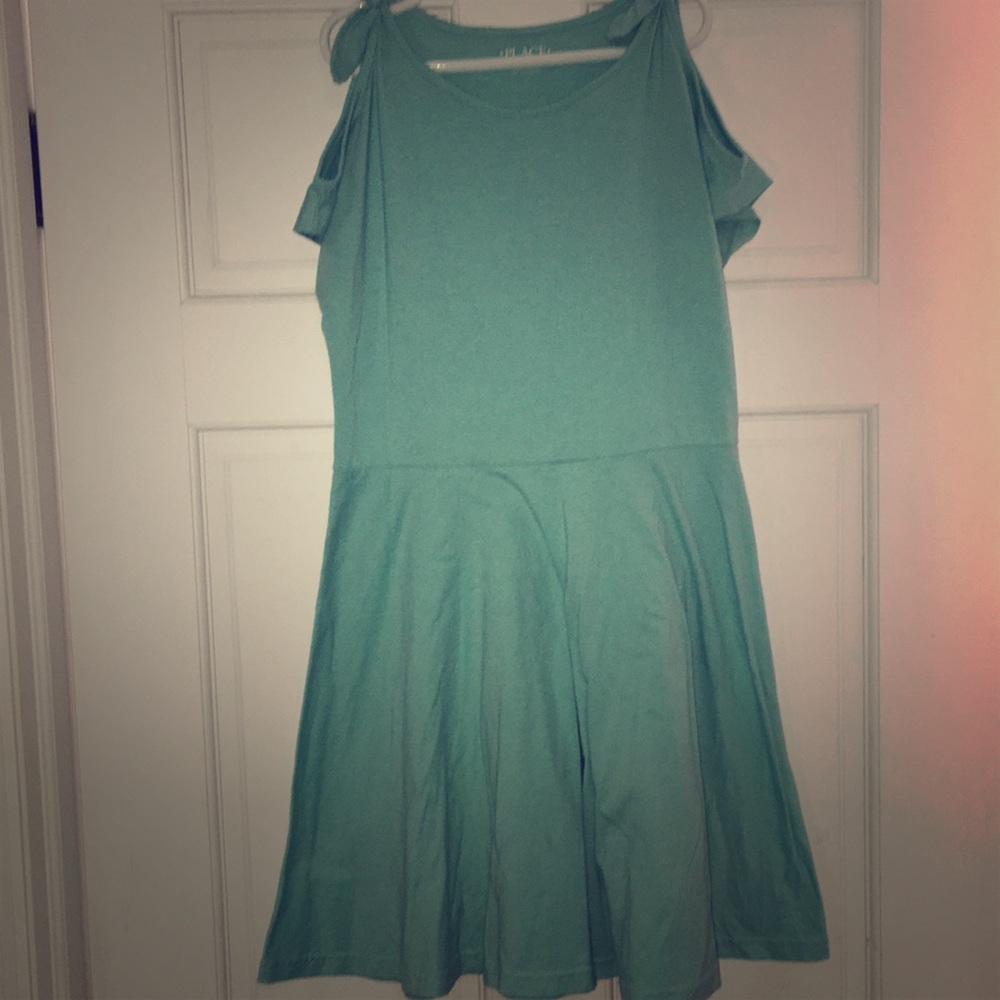 Girl’s Cold-Shoulder Summer Dress  ☀️👗
